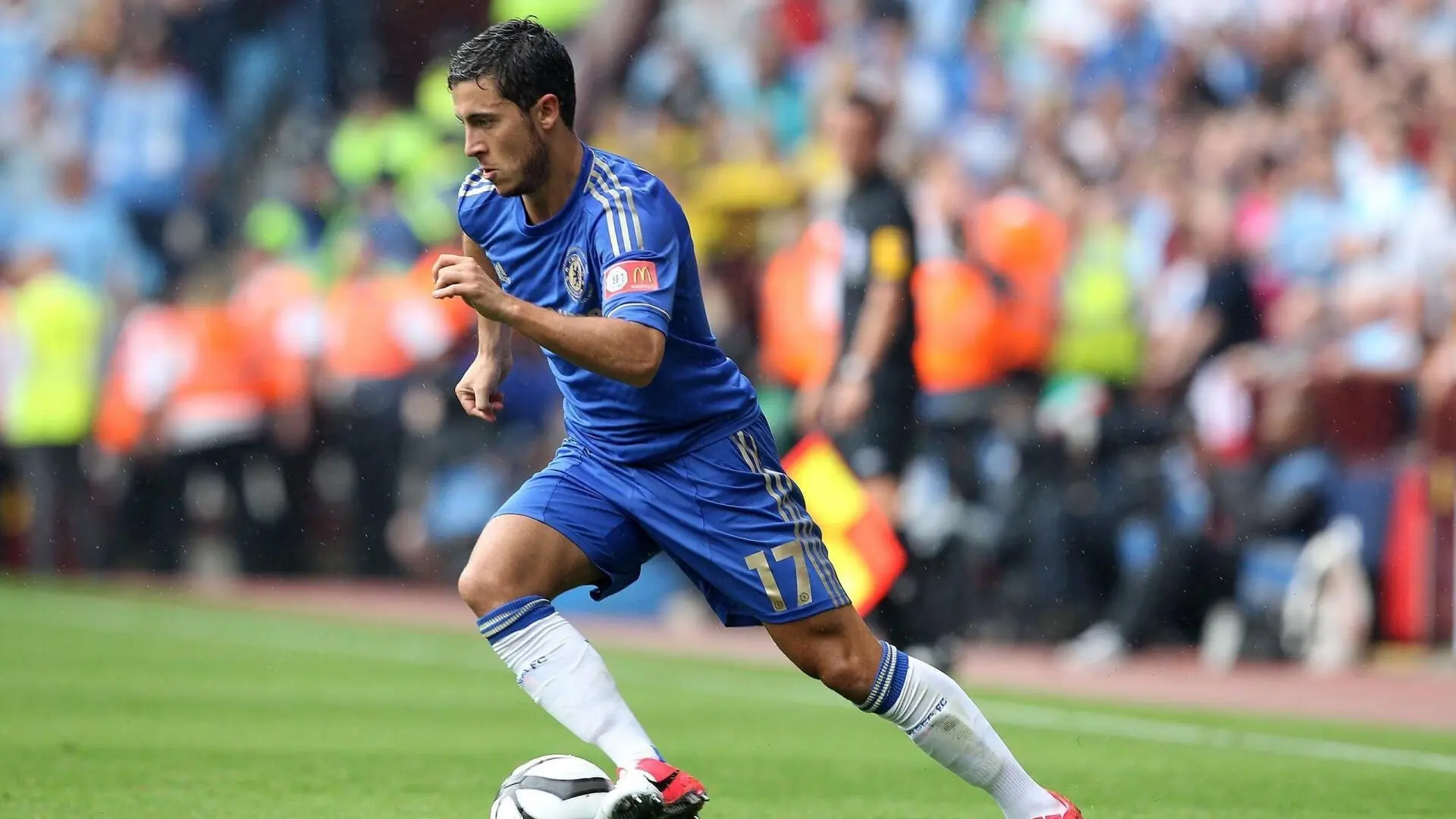 阿斯顿维拉在英超联赛中排名第四，获得欧冠资格，阿斯顿维拉夺得欧冠